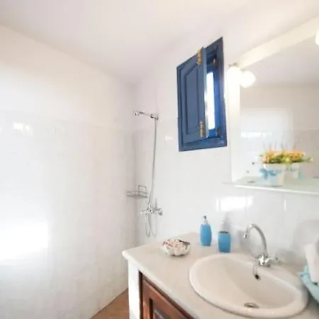 Lioyerma Windmill With Outdoor Hot Tub شقة