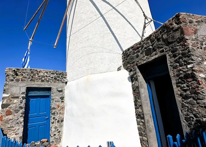 Lioyerma Windmill With Outdoor Hot Tub *