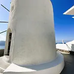 Lioyerma Windmill With Outdoor Hot Tub *