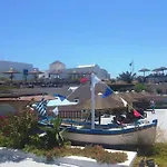 Lioyerma Windmill With Outdoor Hot Tub *
