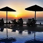 Lioyerma Windmill With Outdoor Hot Tub * Oia (Santorini)
