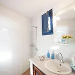 Lioyerma Windmill With Outdoor Hot Tub Appartement