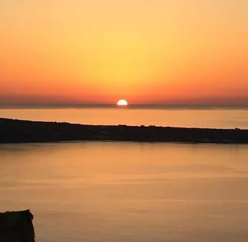 Lioyerma Windmill With Outdoor Hot Tub