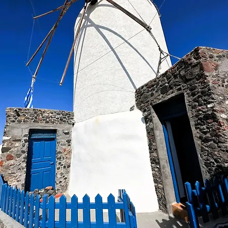 Lioyerma Windmill With Outdoor Hot Tub *
