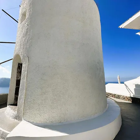 Lioyerma Windmill With Outdoor Hot Tub *