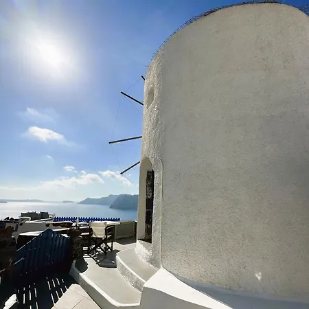 Lioyerma Windmill With Outdoor Hot Tub