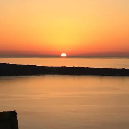 Lioyerma Windmill With Outdoor Hot Tub