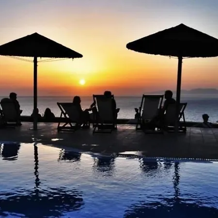 Lioyerma Windmill With Outdoor Hot Tub * אויה