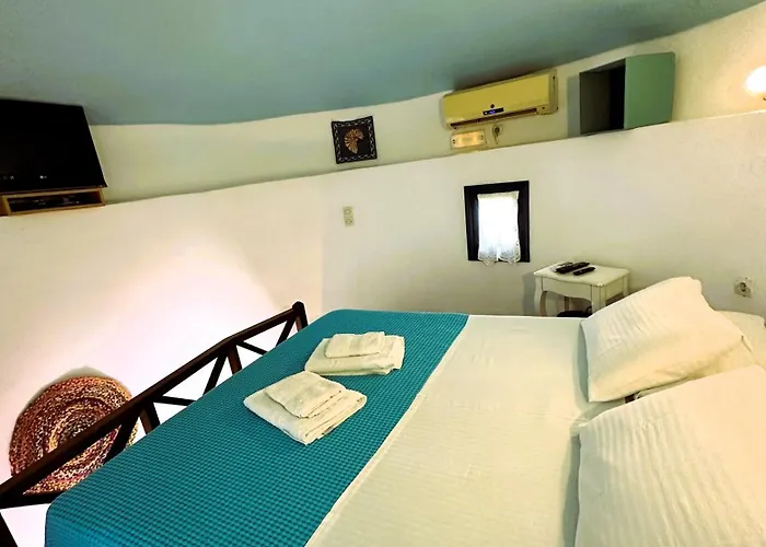 Lioyerma Windmill With Outdoor Hot Tub Apartament Oia