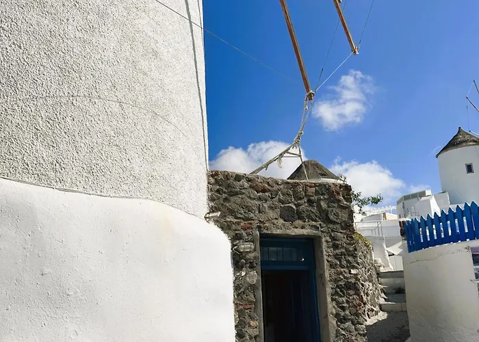 Lioyerma Windmill With Outdoor Hot Tub Apartament Oia